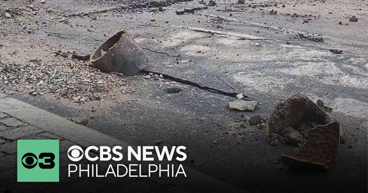 Water main break shuts down Spruce Street near HUP - CBS Philadelphia