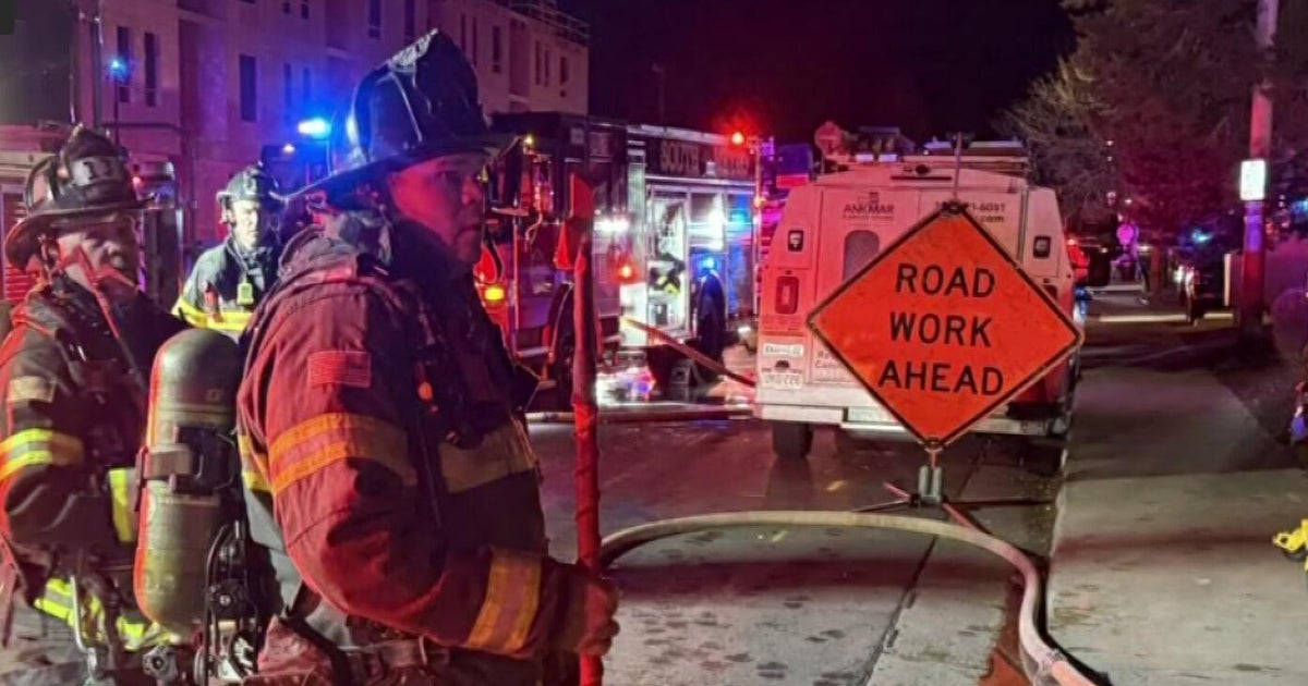 1 injured as firefighters rush to burning apartments in Littleton - CBS ...