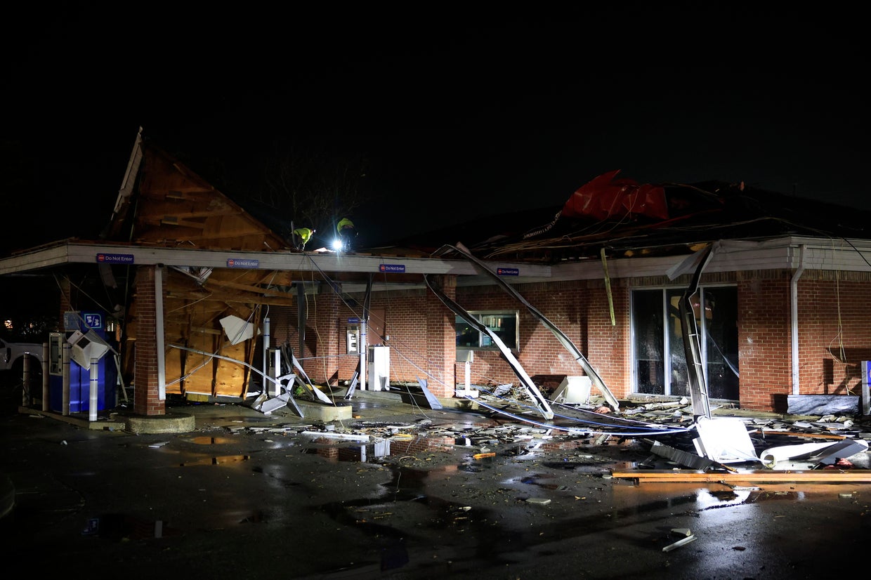 Tornadoes hit Indiana, Illinois as destructive storms blast through ...