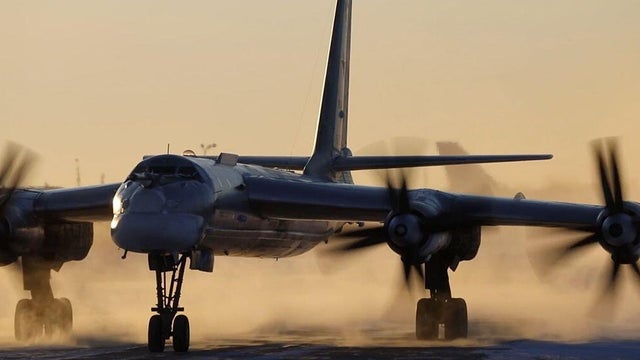 Tu-95 bomber 