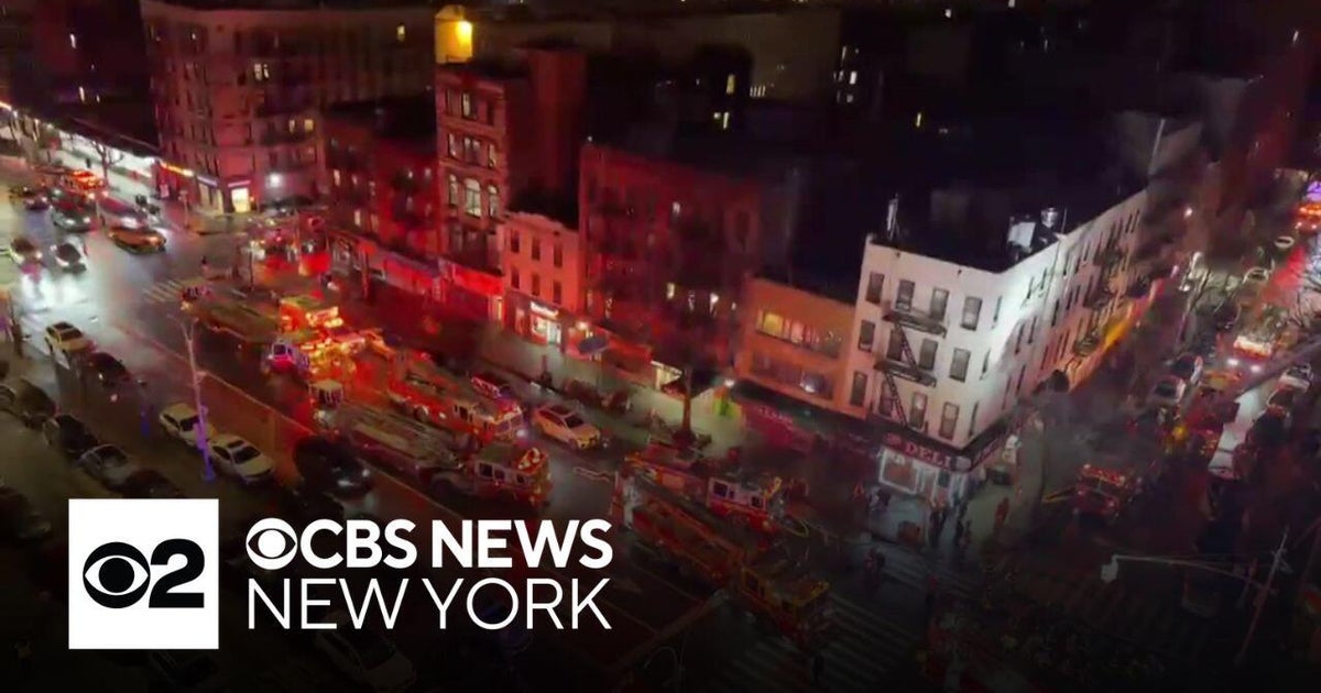 2 FDNY members hurt battling Gramercy fire, officials say - CBS New York