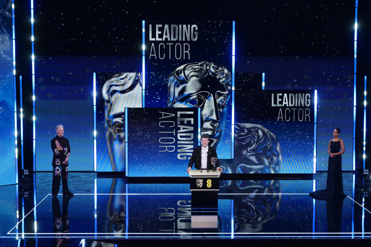 Racial slur shouted during BAFTA awards by guest with Tourette's - CBS News
