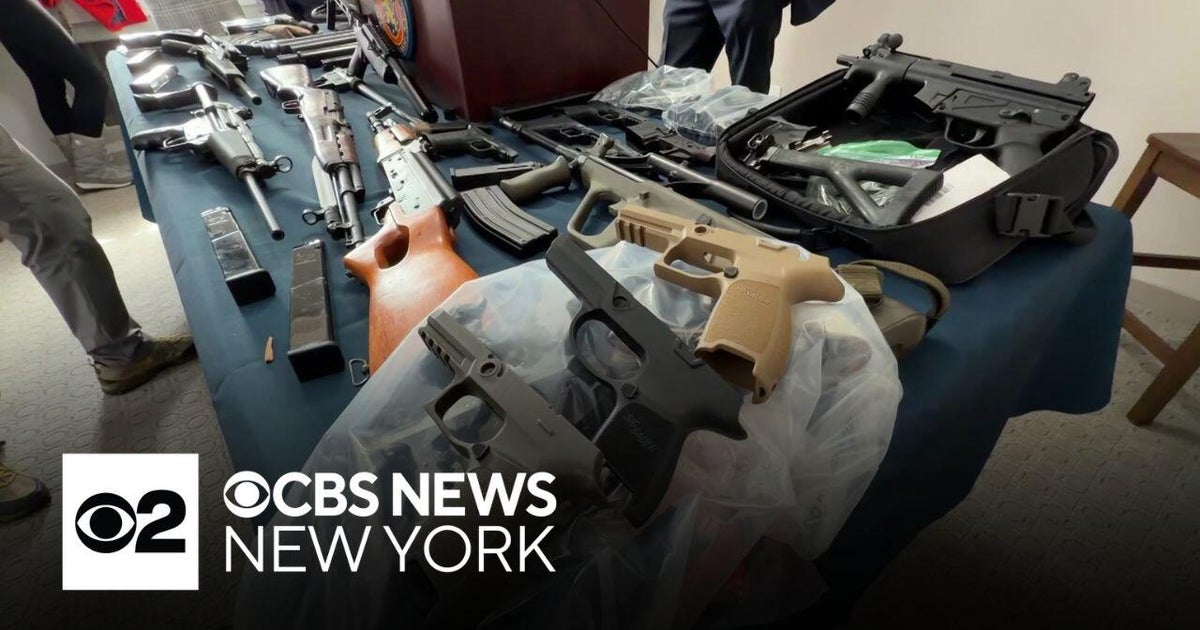 L.I. man accused of making illegal ghost guns in his basement - CBS New ...