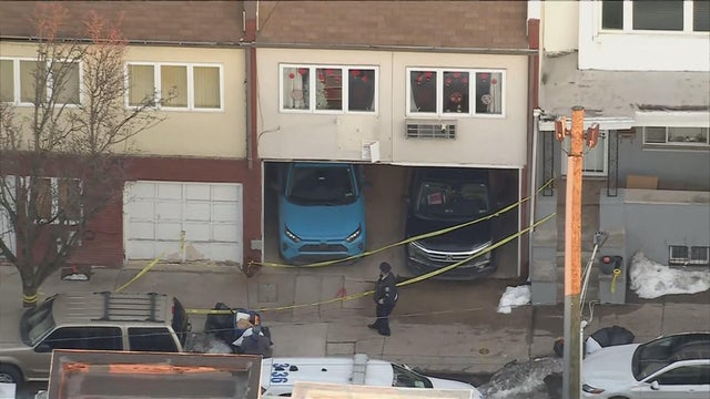 Woman shot, killed in South Philly apartment 