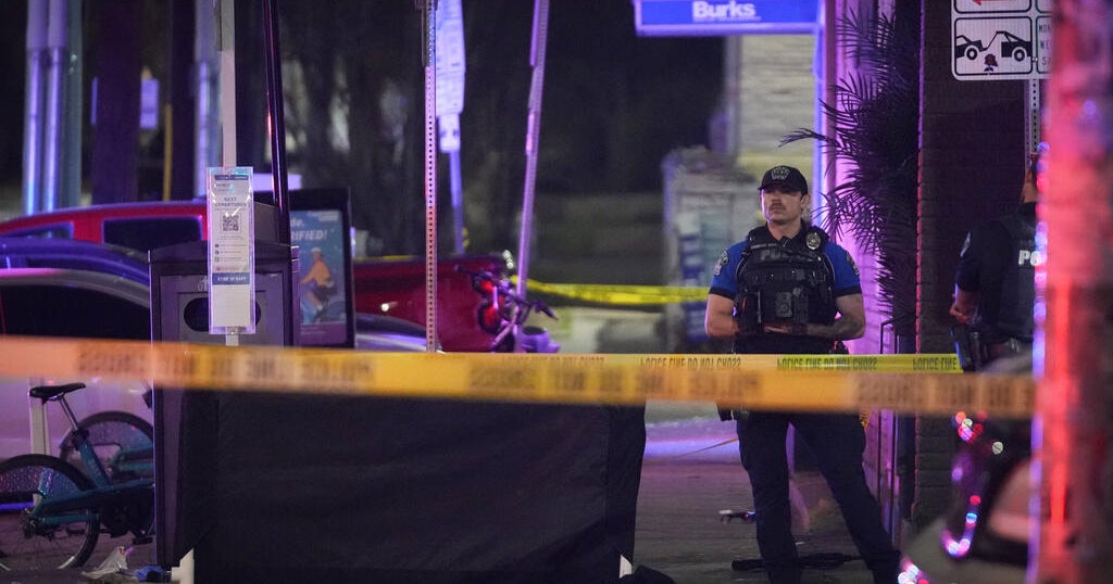 At least 2 killed, 14 wounded in mass shooting at Texas bar, police say