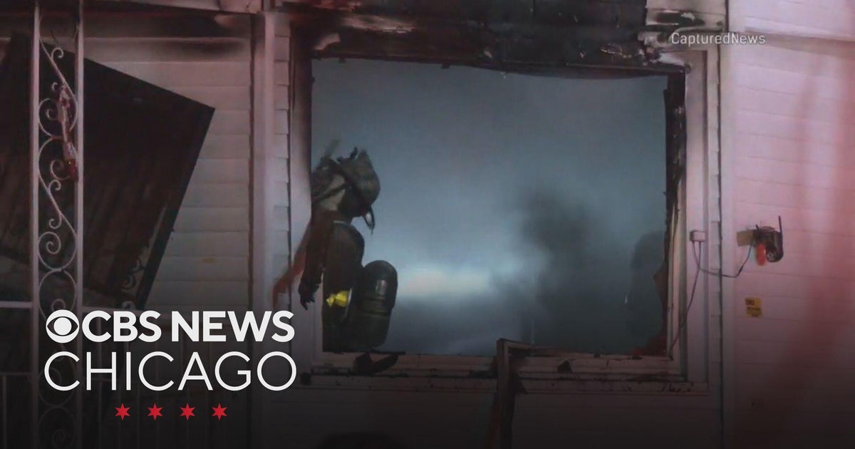 Crews work to put out house fire on Chicago's West Side - CBS Chicago