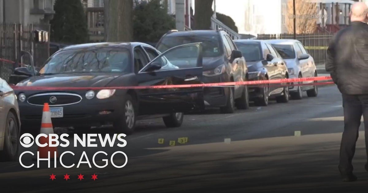 Man shot, killed in car on Chicago's West Side - CBS Chicago