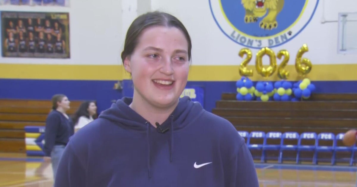 California high school hooper holds national 3-pointer record, team wins section title