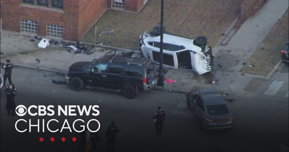 Man charged with shooting at Chicago police officers before crash - CBS ...