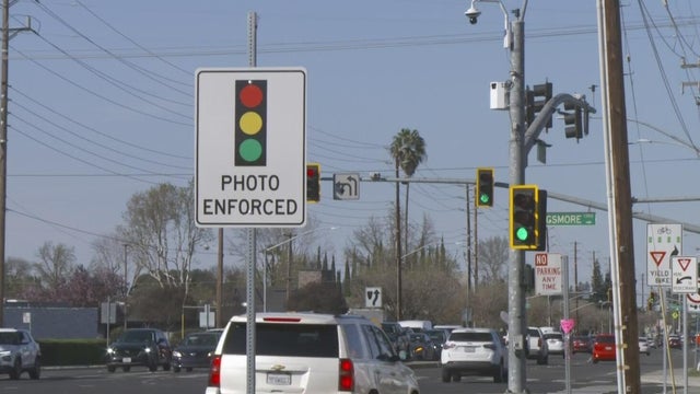 modesto-red-light-camera.jpg 