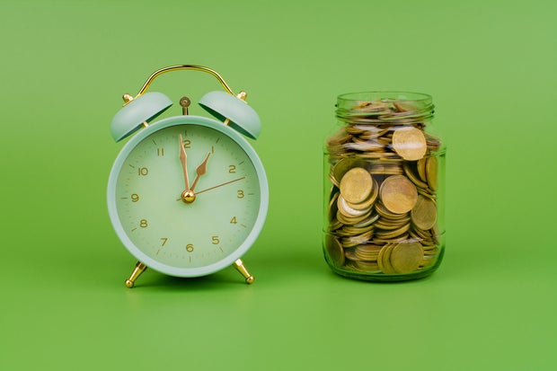 Money and working time Earn money and save money effectively Financial growth and investment Financial success 