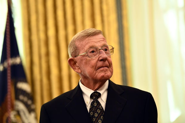 premio-medaglia-trump-holtz-della-politica-statunitense 