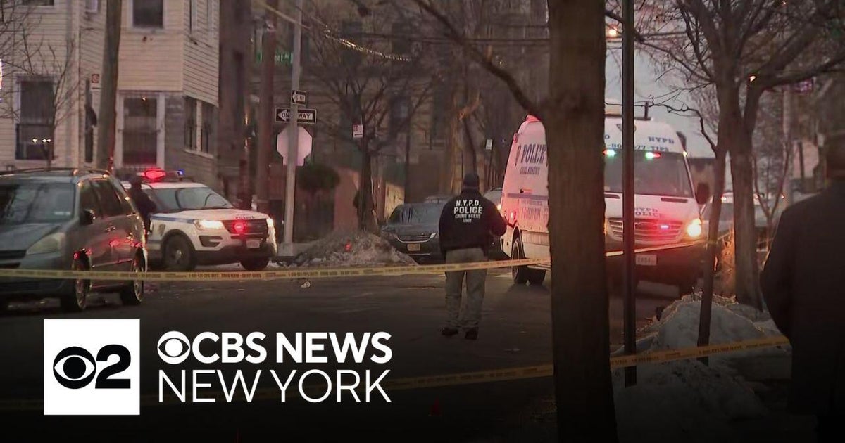 19-year-old fatally shot in the Bronx; no arrests made - CBS New York
