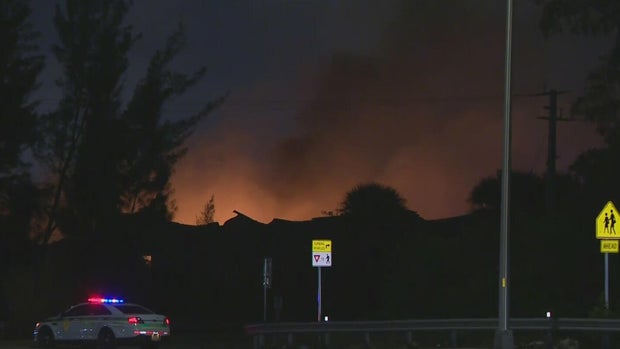 cbsmiami-nwmd-fire-am-1.jpg 