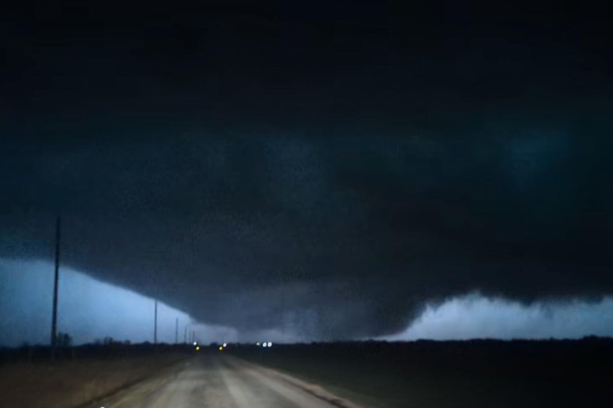 At least 6 dead after tornadoes rips through Michigan and storms hit ...