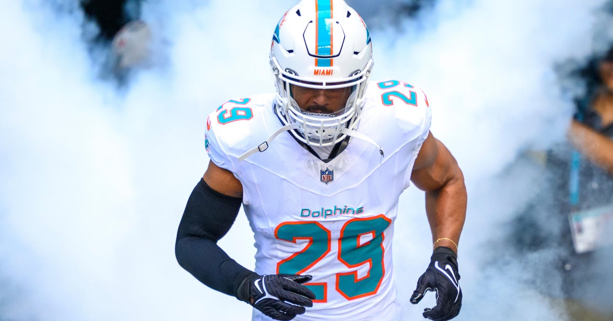 Jets acquiring Minkah Fitzpatrick from Dolphins, signing M extension, AP source says