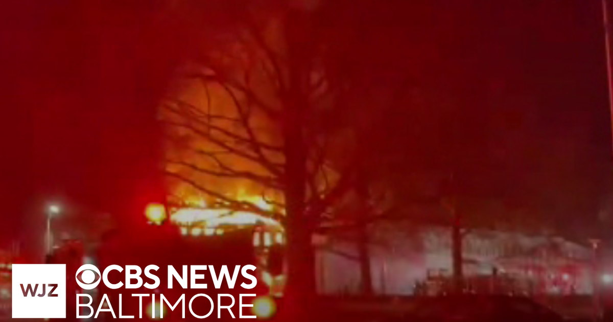 Fire rips through 5 vacant homes in Northwest Baltimore - CBS Baltimore
