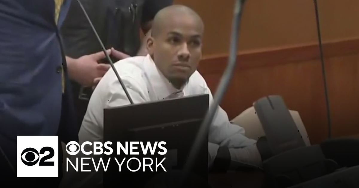 Trial beings for man accused of fatally shooting NYPD detective - CBS ...