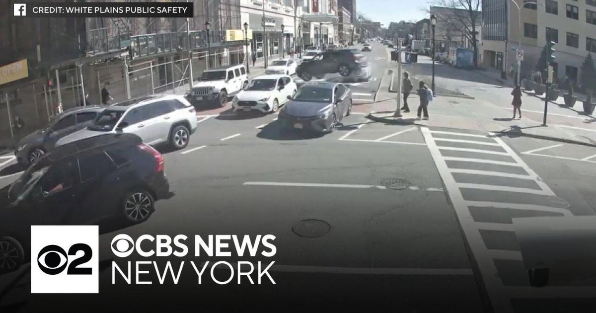 Video shows SUV crashing into scaffolding in White Plains - CBS New York