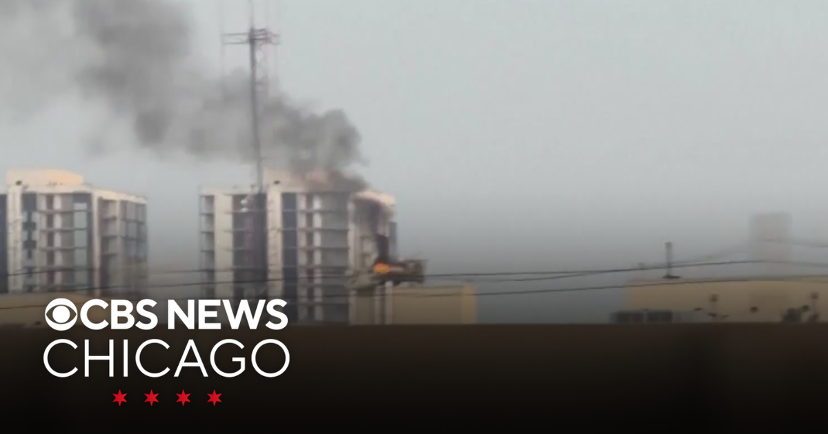 Missile strikes U.S. embassy compound in Baghdad - CBS Chicago