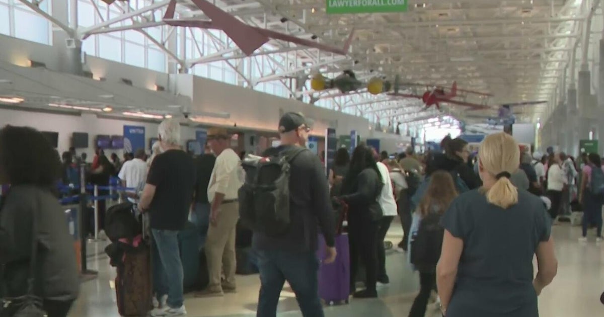 Cancellations quadruple at Fort Lauderdale airport Monday as partial government shutdown continues