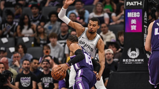 Spurs Kings Basketball 