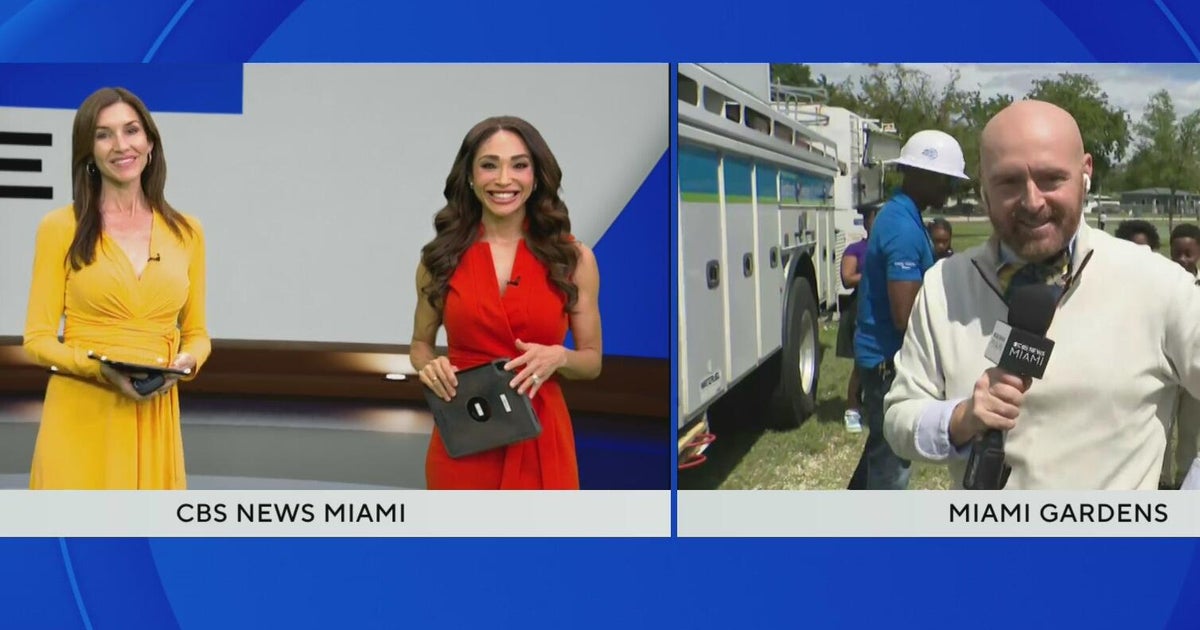 CBS News Miami speaks to eager students at South Florida school on career day