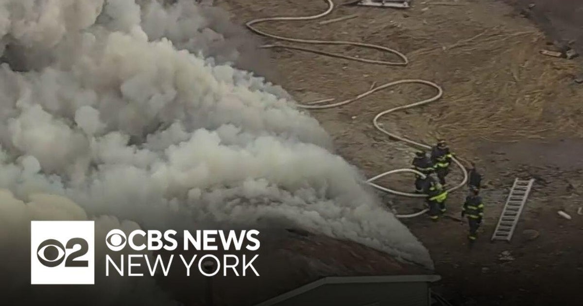 Firefighter injured in Broad Channel, Queens house fire - CBS New York