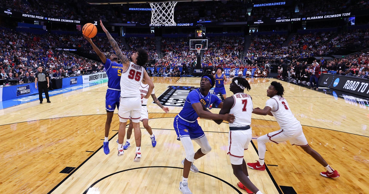 Alabama wipes out early deficit to oust Hofstra 90-70 in Midwest Region