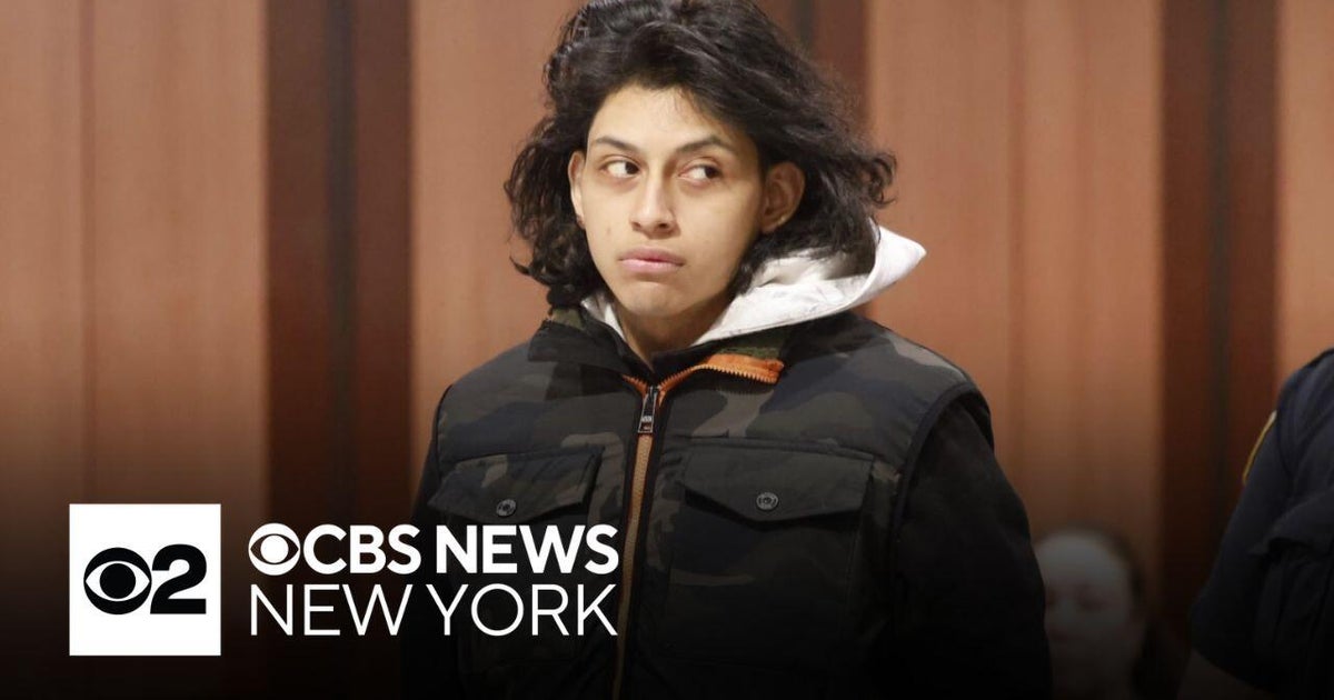 Suspect accused in Queens stabbing appears in court - CBS New York