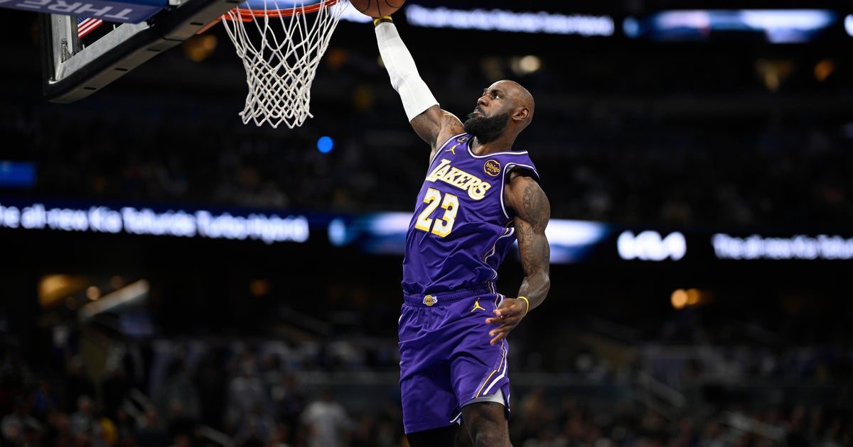LeBron James breaks NBA mark for games played in Lakers' win over Magic