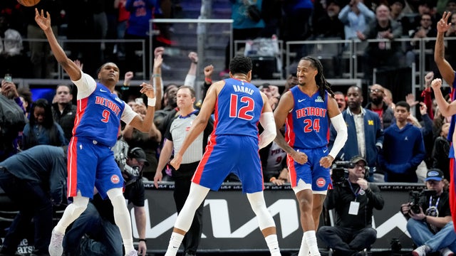 Los Angeles Lakers v Detroit Pistons 