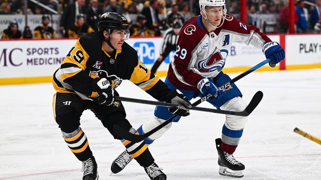 Colorado Avalanche v Pittsburgh Penguins 