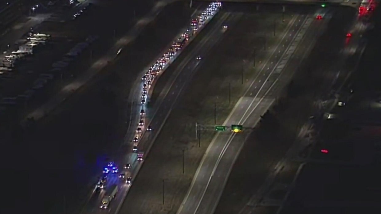 Traffic backs up on I-696 near Exit 22, emergency vehicles in area ...