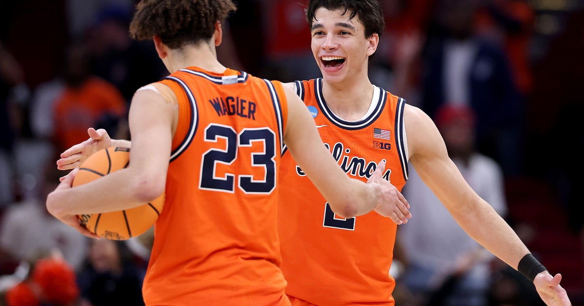 Illinois clamps down on Houston for a 65-55 March Madness win to reach Elite Eight