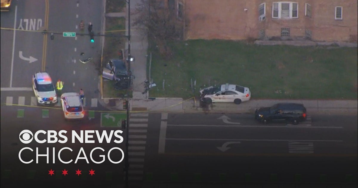 Illinois State Police cruiser involved in crash on West Side - CBS Chicago