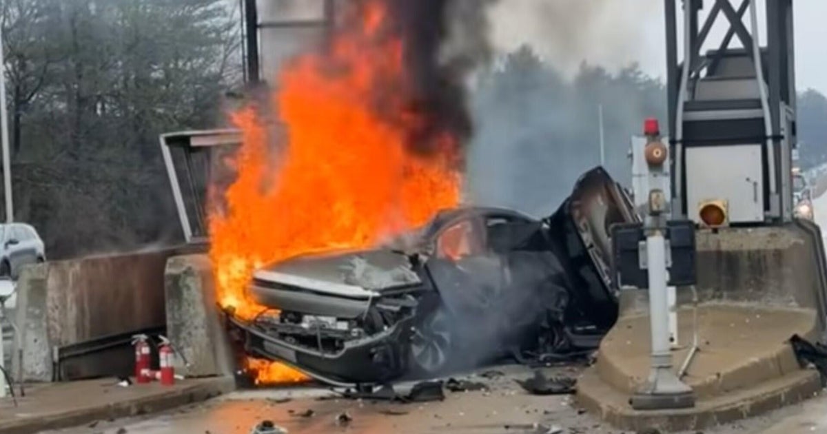 Driver pulled from fiery New Hampshire toll booth crash by Gov. Kelly Ayotte's security detail