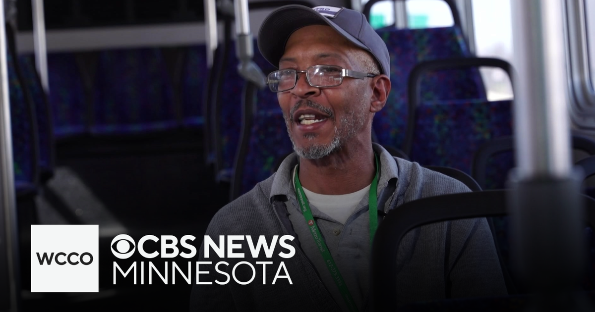 Metro Transit bus driver jumps into action when car starts on fire ...