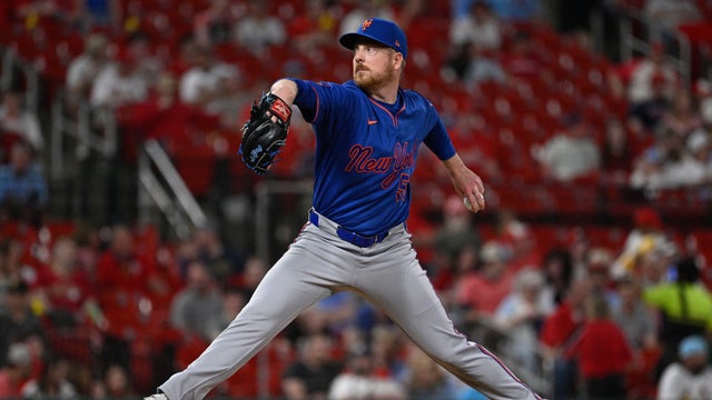 New York Mets relief pitcher Richard Lovelady throws in the seventh inning of a baseball game against the St. Louis Cardinals, Tuesday, March 31, 2026, in St. Louis. 