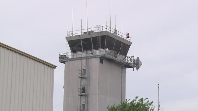 stockton-airport-outdated-air-traffic-control-tower 