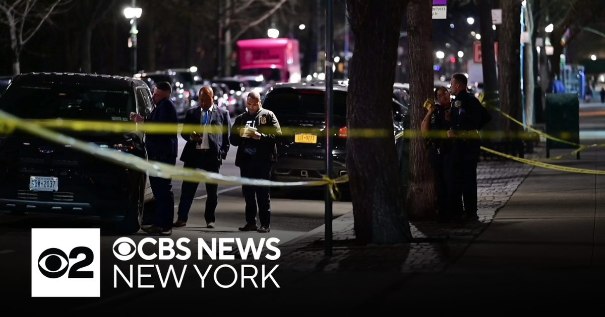 1 dead after shooting in Harlem, NYPD says - CBS New York