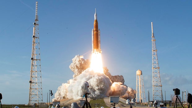 Artemis II Launches Manned Test Flight Around The Moon 