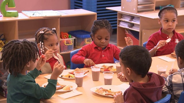 feeding-philadelphia-kids-at-preschool-nonprofit-takes-a-village.jpg 