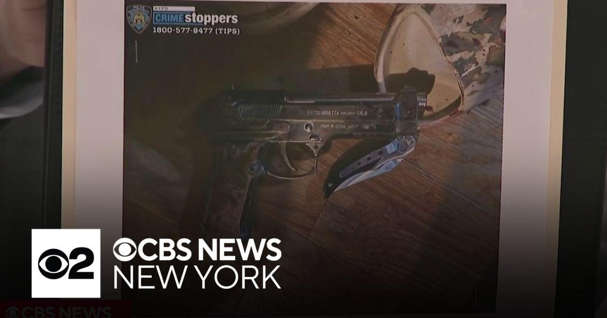 NYPD officers shoot man in the Bronx | Full briefing - CBS New York