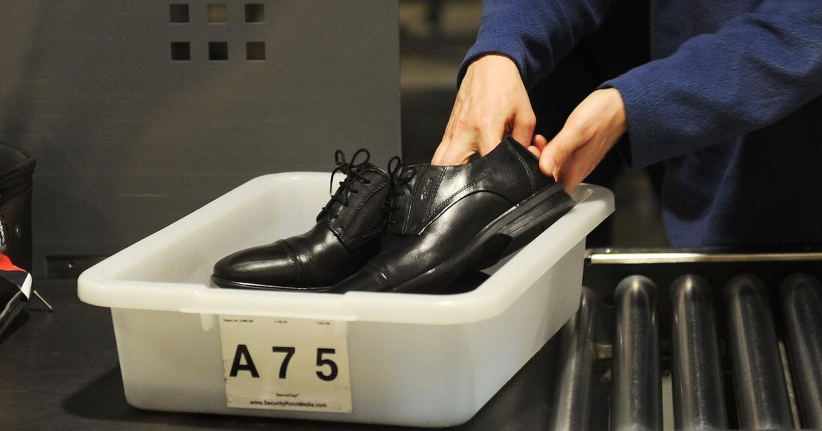 TSA's "shoes-on" policy faces pushback from prominent Senate Democrat