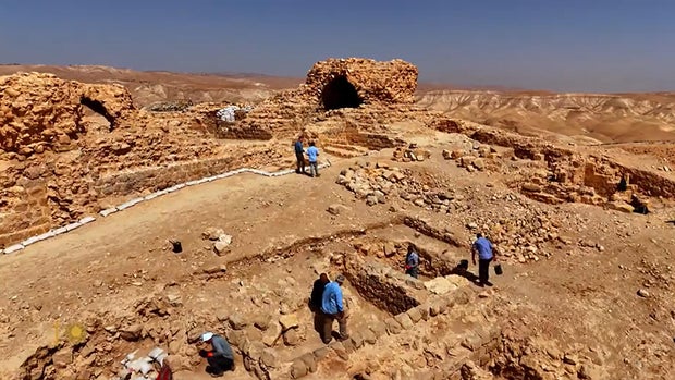 archaeological-dig-at-talaat-ad-dam.jpg