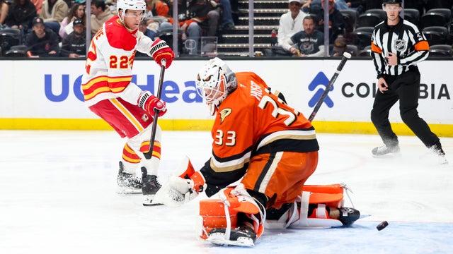 Calgary Flames v Anaheim Ducks 