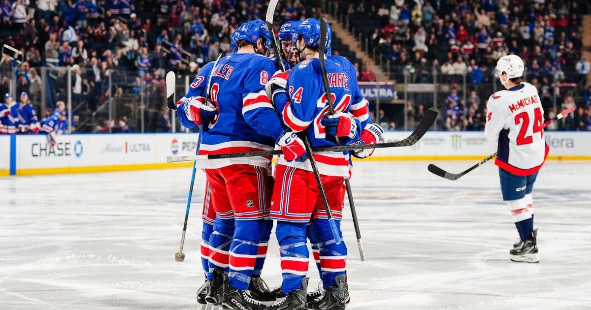 Rangers score 5 in the second period, cruise to blowout win over Capitals