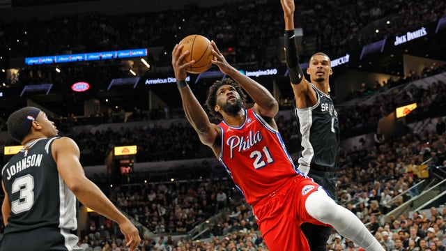 Philadelphia 76ers v San Antonio Spurs 