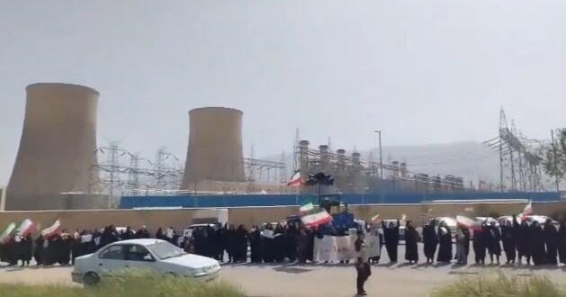 Trump says "whole civilization will die tonight" as Iran deadline looms